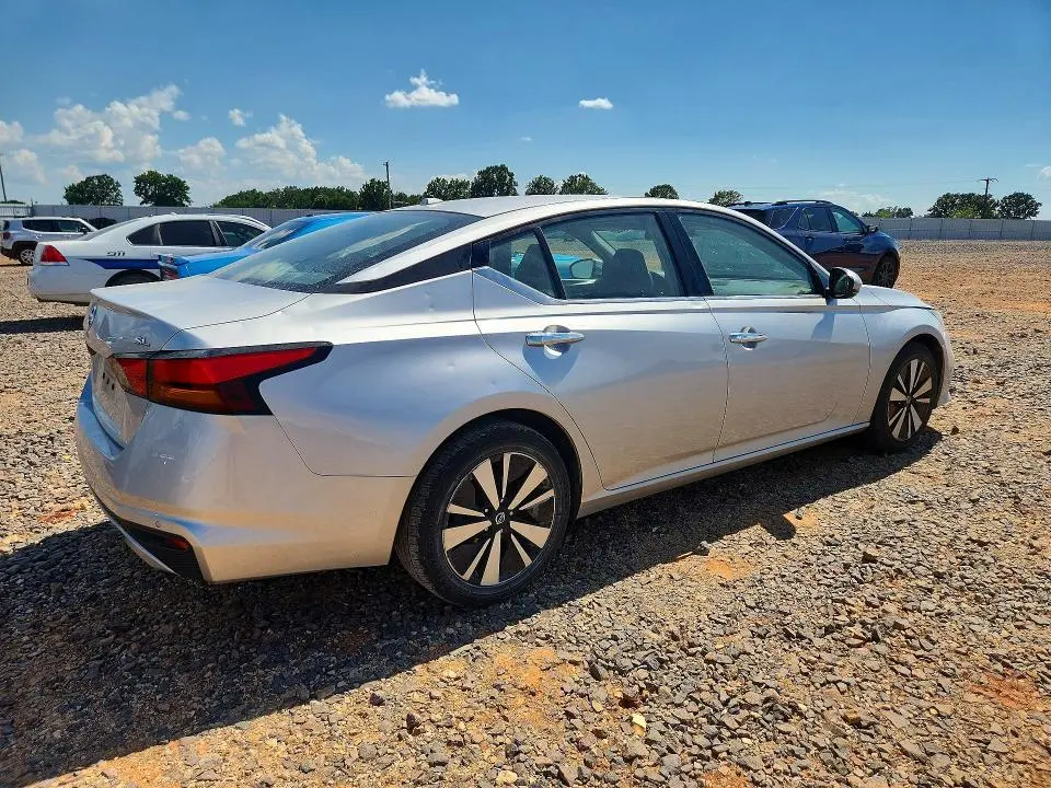 2019 NISSAN ALTIMA SL  