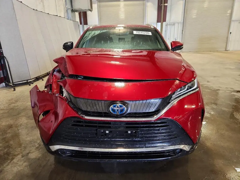 2021 TOYOTA VENZA XLE  