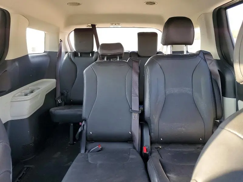 2022 KIA CARNIVAL LX  