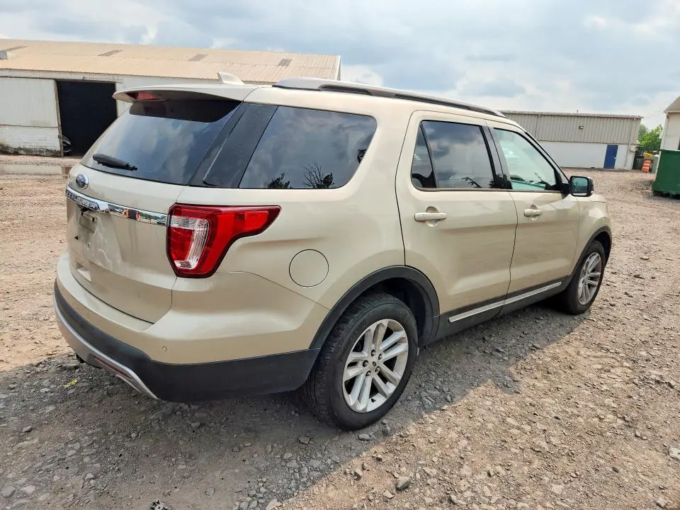 2017 FORD EXPLORER XLT  