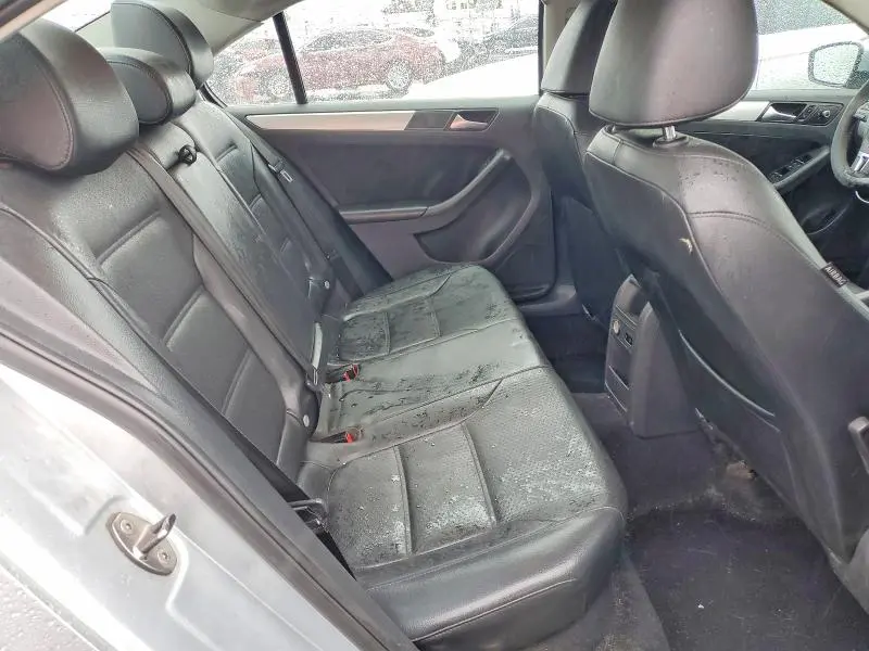 2013 VOLKSWAGEN JETTA SE  