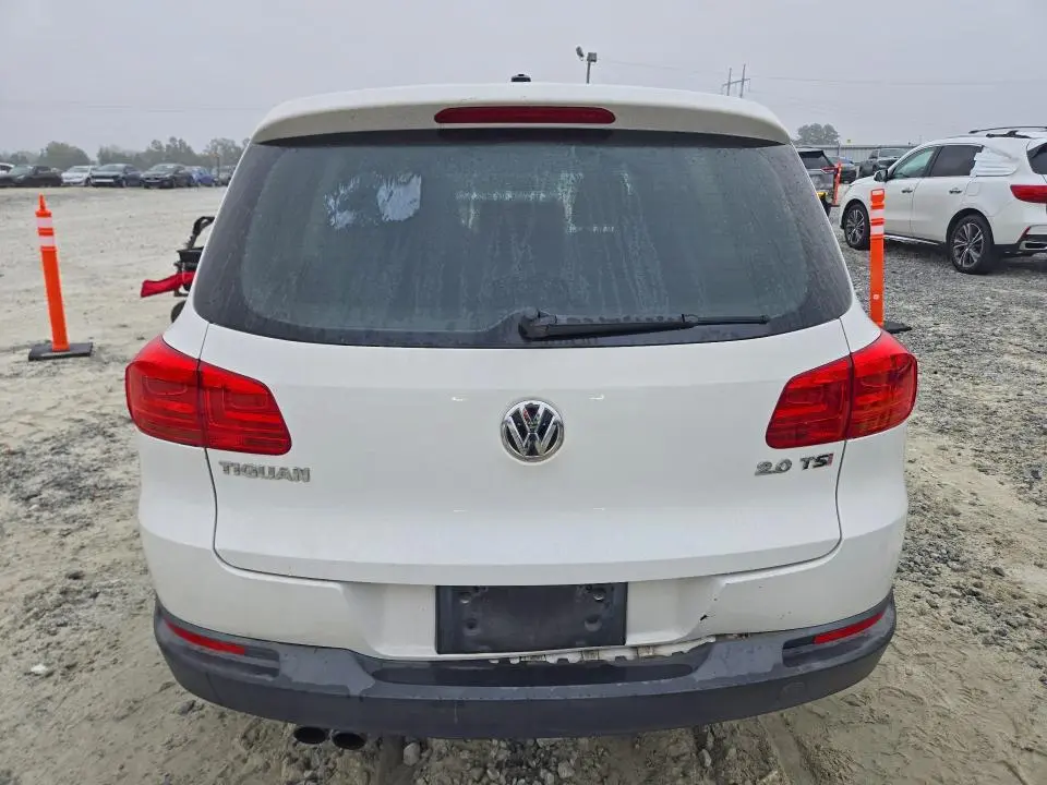 2013 VOLKSWAGEN TIGUAN S  