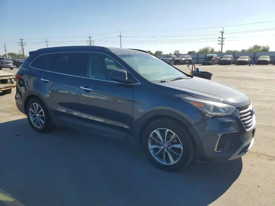 2017 HYUNDAI SANTA FE SE  