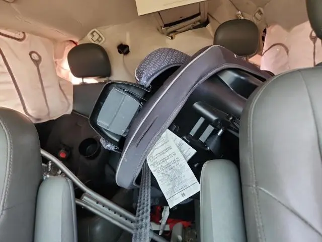 2011 VOLKSWAGEN ROUTAN SE  