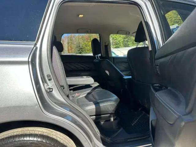 2018 MITSUBISHI OUTLANDER SE