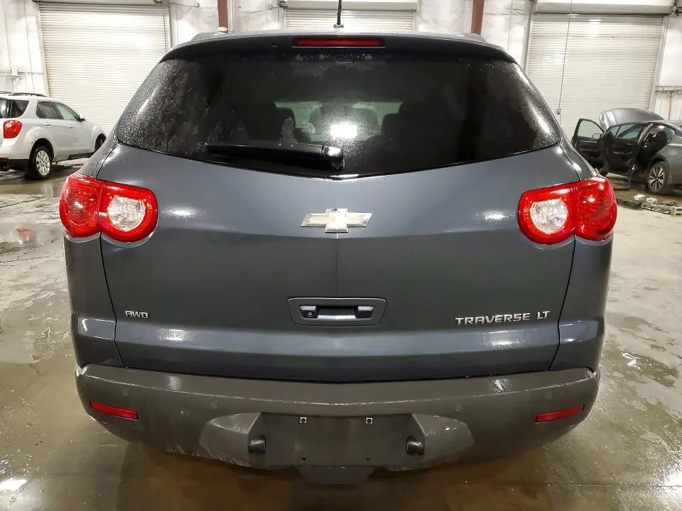 2011 CHEVROLET TRAVERSE LT  