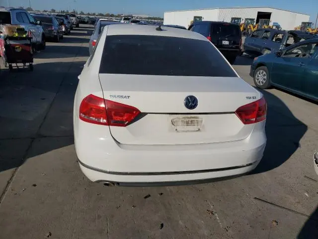 2015 VOLKSWAGEN PASSAT SE  