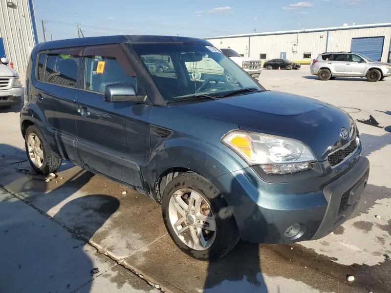 2011 KIA SOUL +  