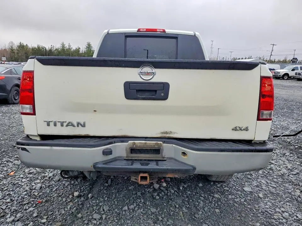 2014 NISSAN TITAN S  