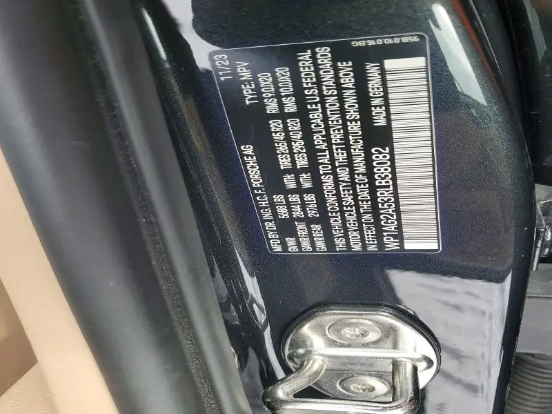 2024 PORSCHE MACAN S  