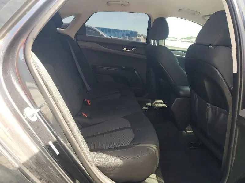2022 KIA K5 LXS  