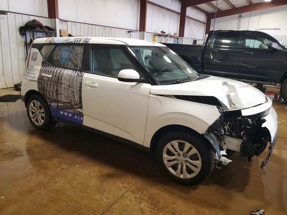 2023 KIA SOUL LX  