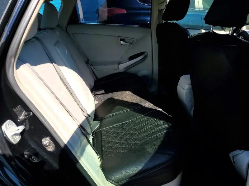 2013 TOYOTA PRIUS TWO  