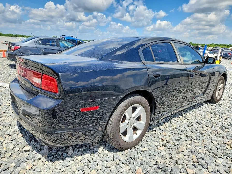 2012 DODGE CHARGER SE  