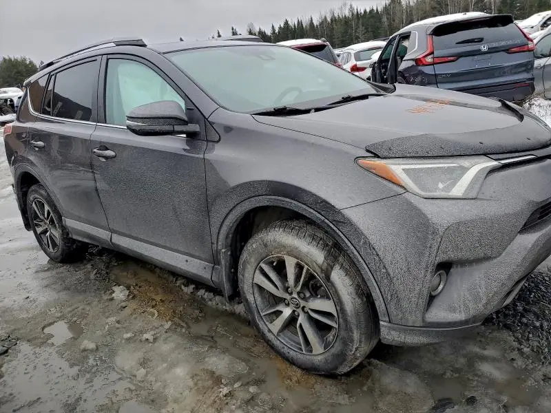 2017 TOYOTA RAV4 XLE  