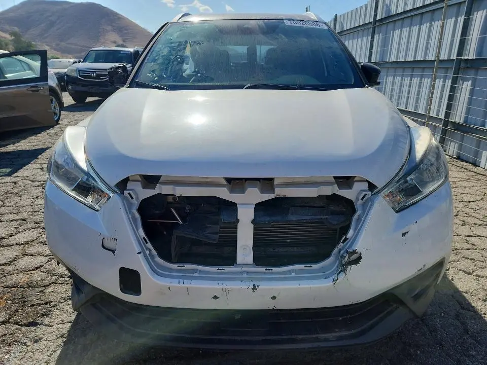 2020 NISSAN KICKS SV  