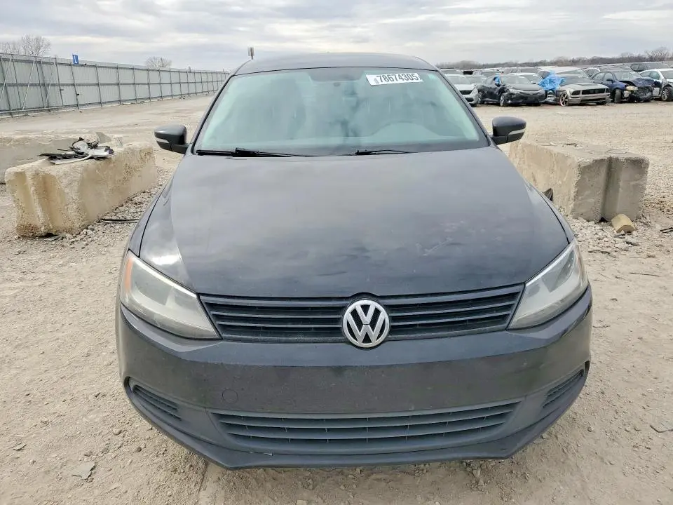 2012 VOLKSWAGEN JETTA SE  