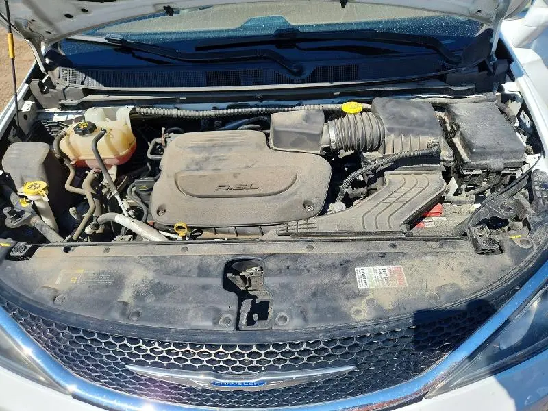 2019 CHRYSLER PACIFICA LIMITED  