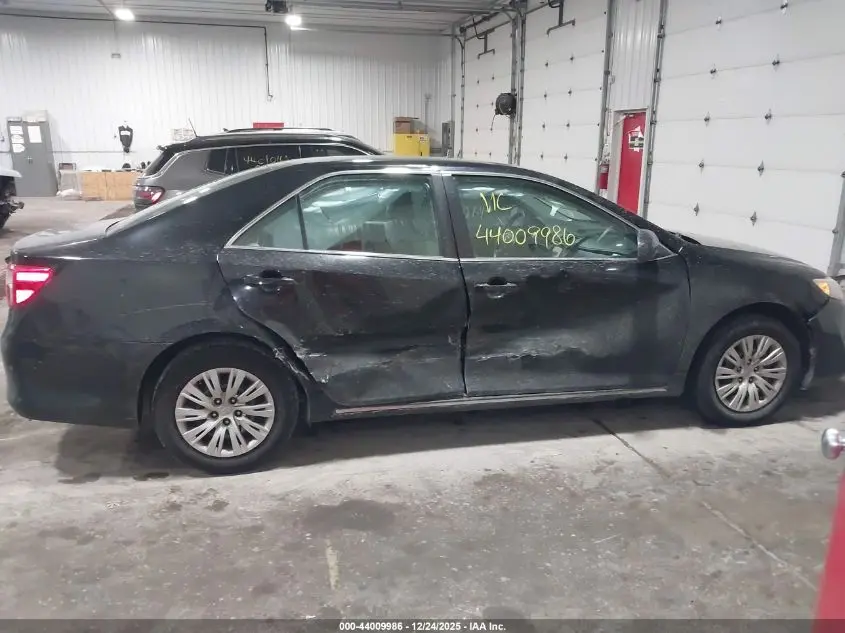 2014 TOYOTA CAMRY LE