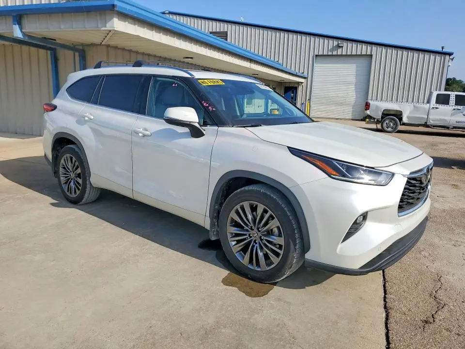 2020 TOYOTA HIGHLANDER LIMITED  