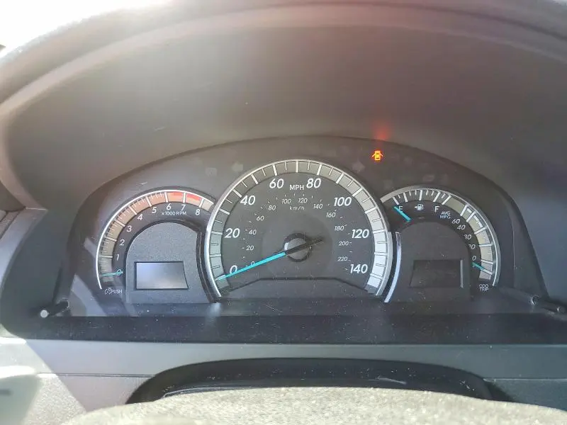 2014 TOYOTA CAMRY SE  