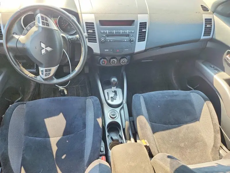 2012 MITSUBISHI OUTLANDER SE  