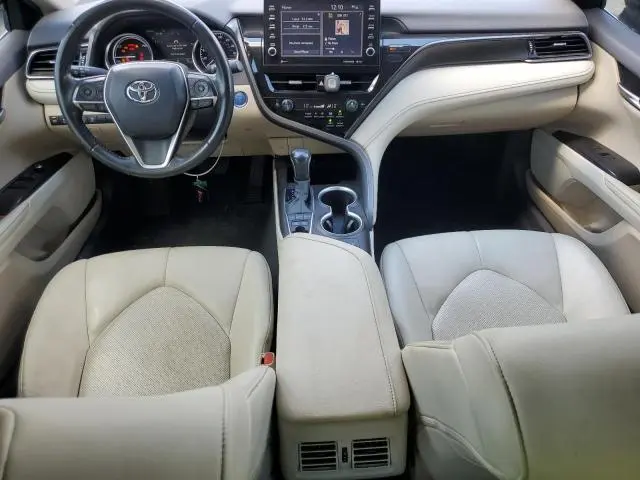 2022 TOYOTA CAMRY XLE  