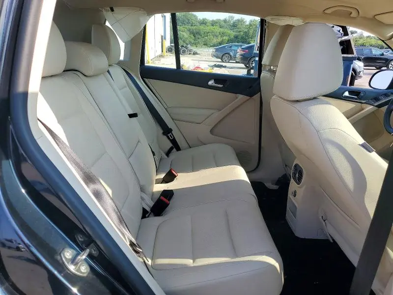 2016 VOLKSWAGEN TIGUAN S  