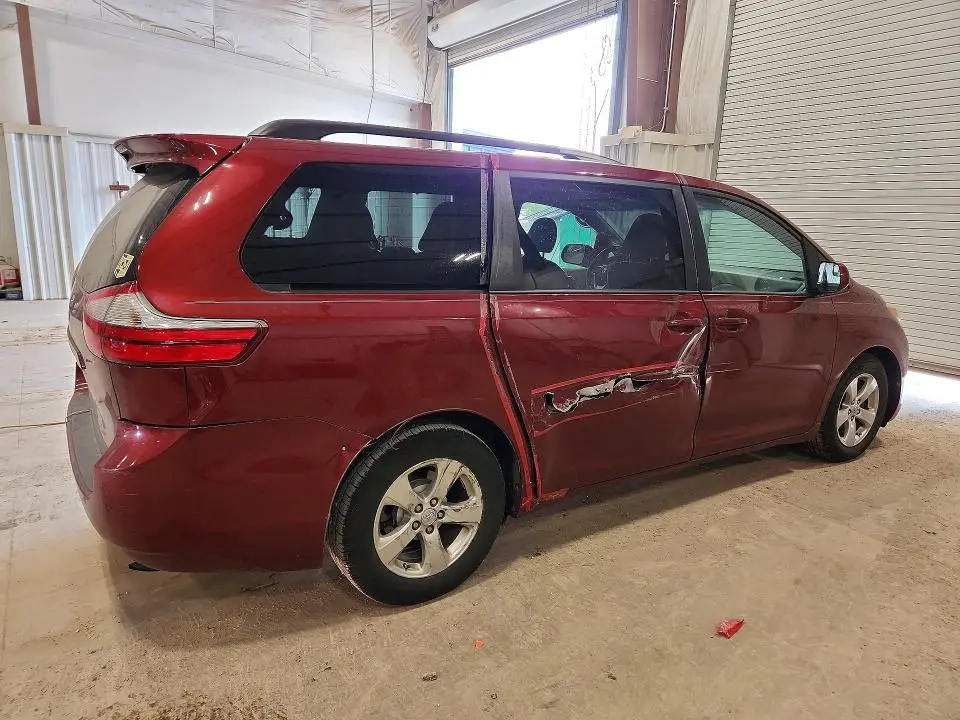 2015 TOYOTA SIENNA LE  