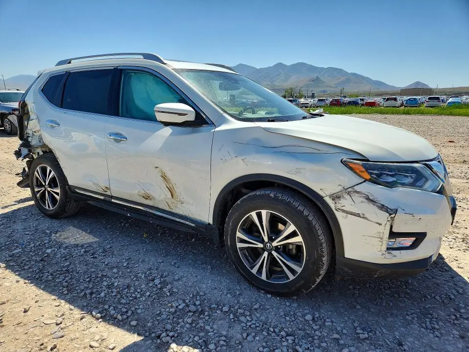2017 NISSAN ROGUE SL  