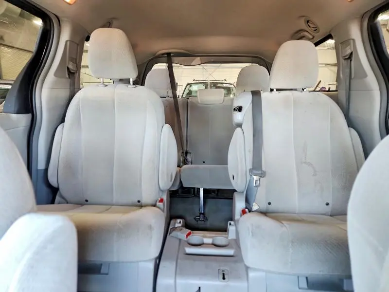 2014 TOYOTA SIENNA LE  