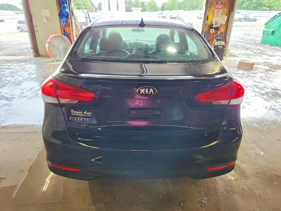 2017 KIA FORTE LX  