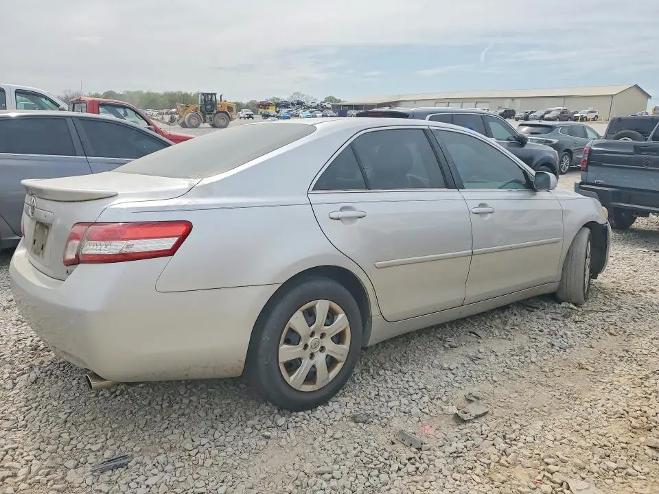 2011 TOYOTA CAMRY LE  