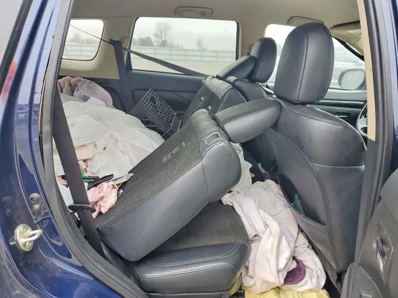 2020 MITSUBISHI OUTLANDER SE  