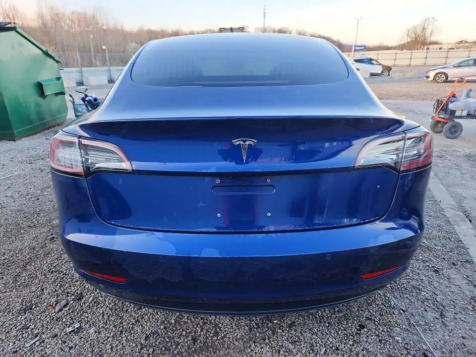 2018 TESLA MODEL 3   