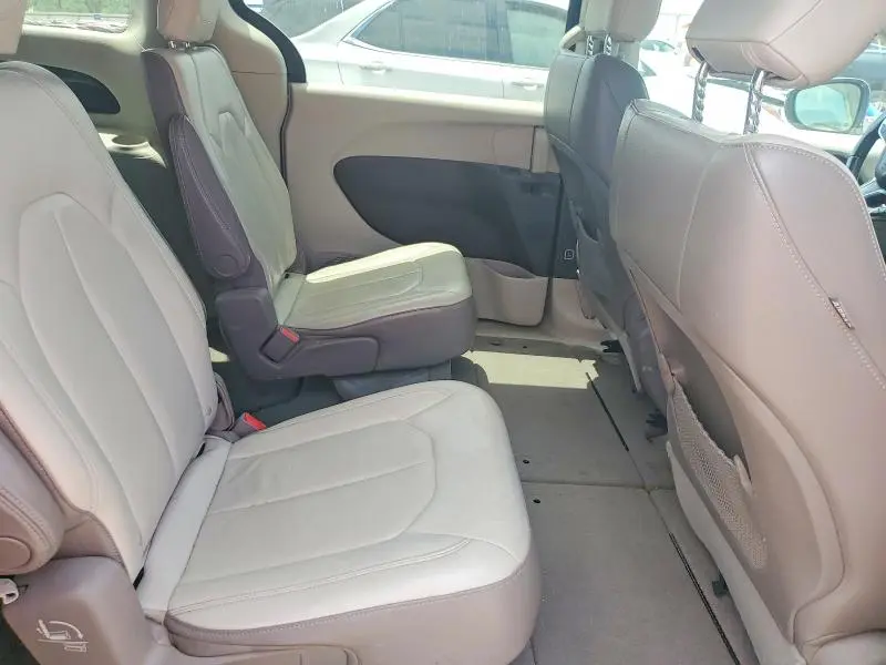 2017 CHRYSLER PACIFICA TOURING L  