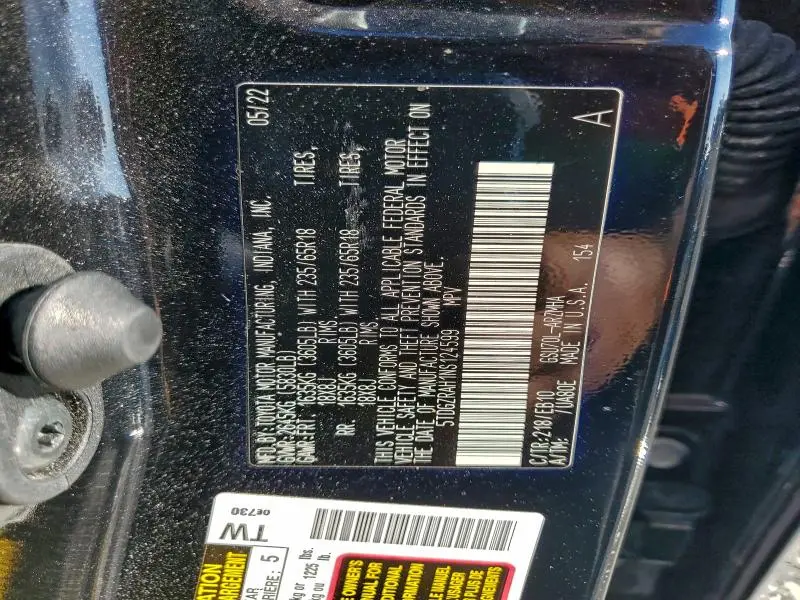 2022 TOYOTA HIGHLANDER XLE  