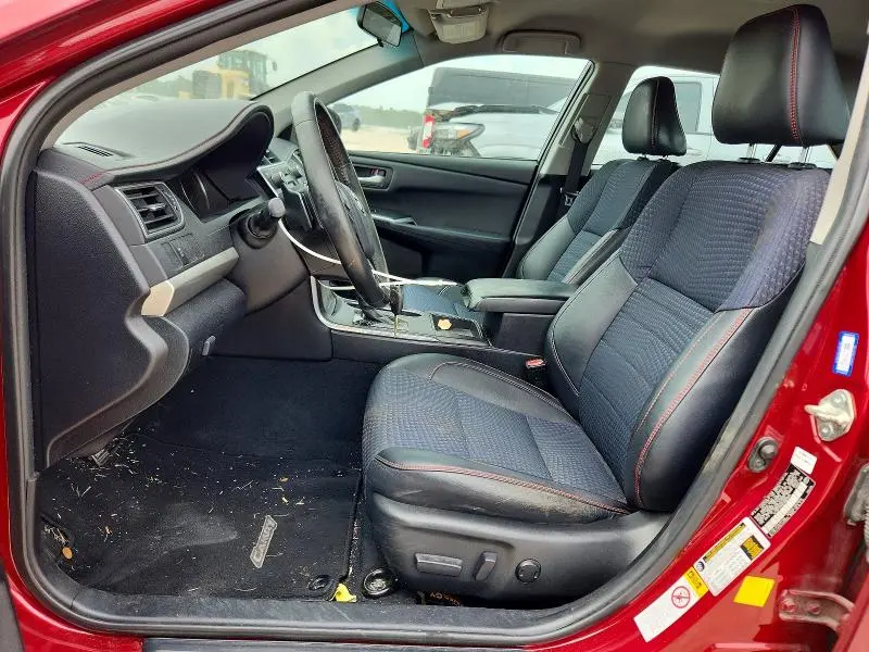2015 TOYOTA CAMRY SE  