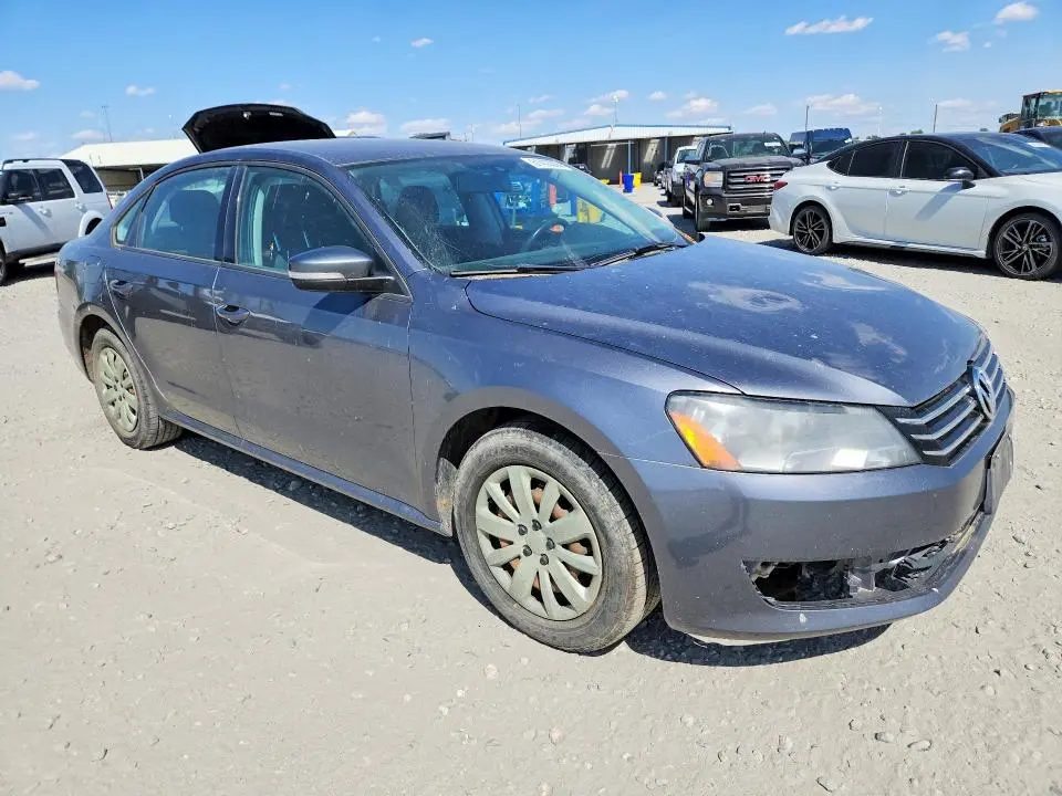 2013 VOLKSWAGEN PASSAT S  