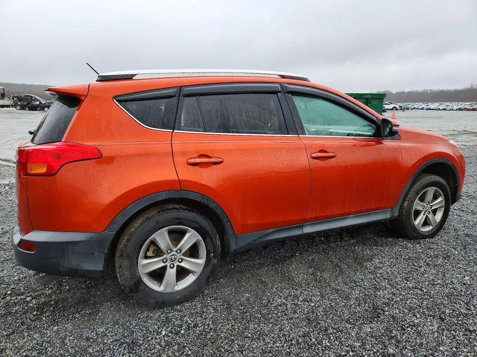 2015 TOYOTA RAV4 XLE  