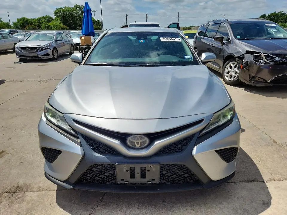 2018 TOYOTA CAMRY SE  