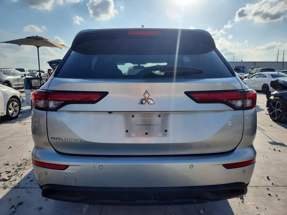 2022 MITSUBISHI OUTLANDER ES  