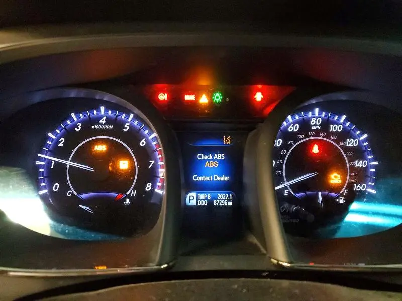 2016 TOYOTA AVALON LIMITED  