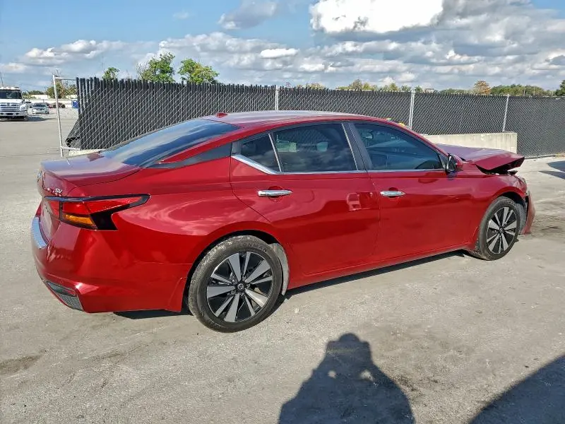 2022 NISSAN ALTIMA SV  