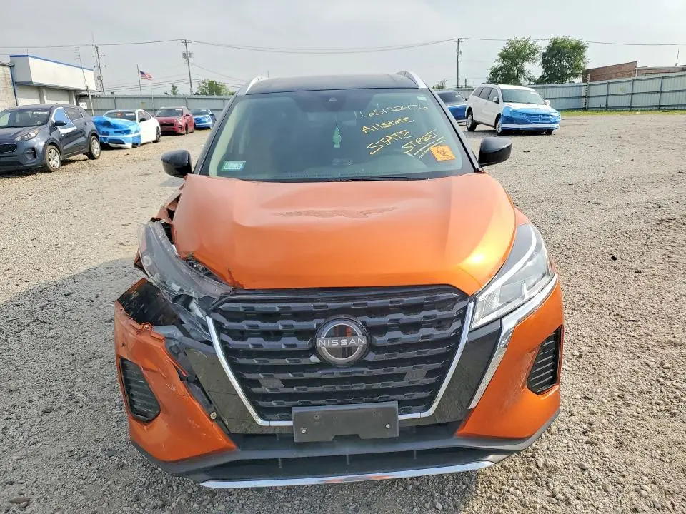 2023 NISSAN KICKS SV  
