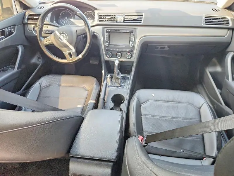 2015 VOLKSWAGEN PASSAT S  