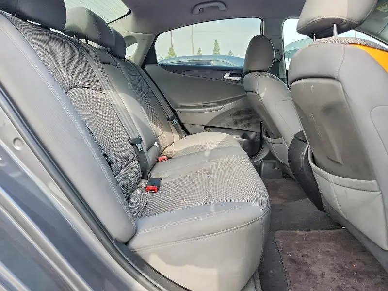 2011 HYUNDAI SONATA GLS  