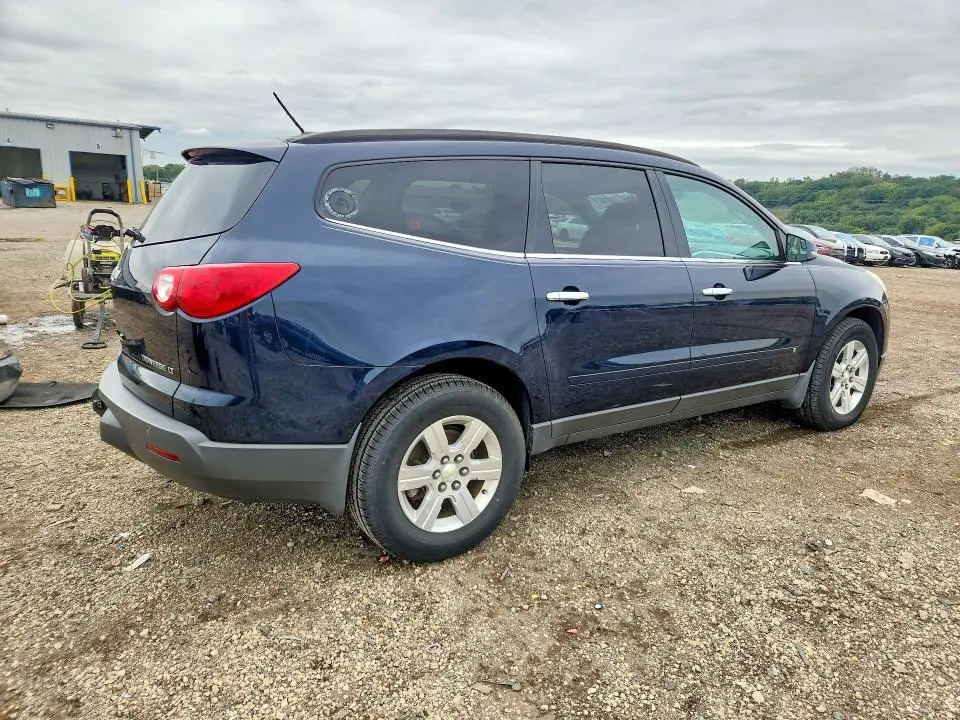 2010 CHEVROLET TRAVERSE LT  