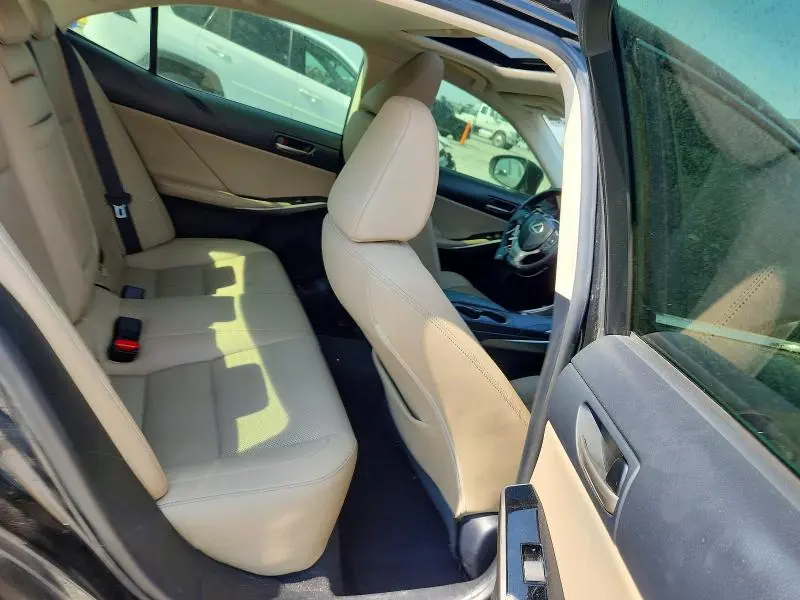 2017 LEXUS IS 300  