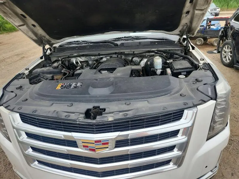 2017 CADILLAC ESCALADE 4WD LUXURY